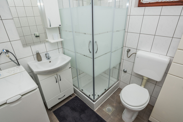 Bathroom 3, Apartment Susa, Vir