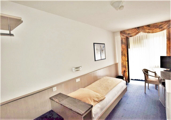 Others 5, Hotel Alena, Esslingen