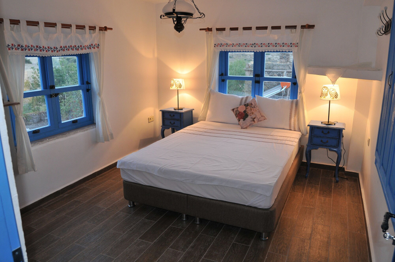 Bedroom 2, Alterna Koy Evi, Ayvacık