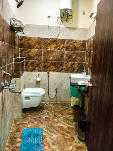 Bathroom 4, Dwivedi Hotels Sri Omkar Palace, Chandauli
