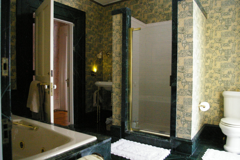 Bathroom 3, Oakcliff Bed and Breakfast, Saratoga