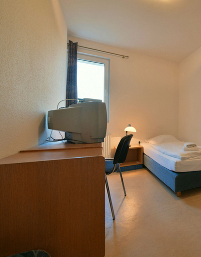 Bedroom 3, SKYBASIC Merseburg, Saalekreis