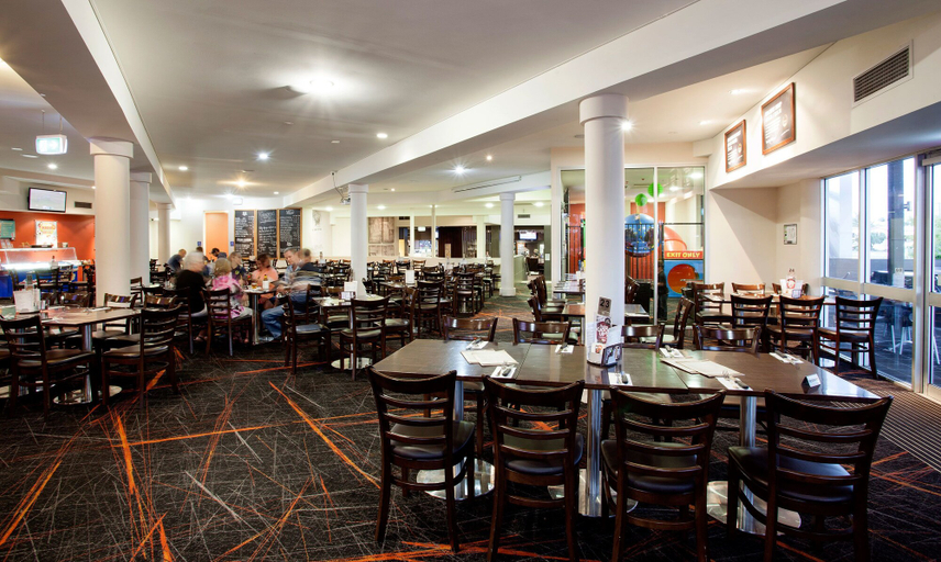 Food & Drinks 2, Vale Hotel, Aitkenvale