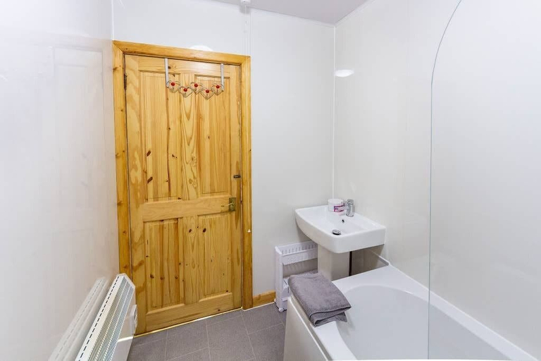 Bathroom 3, Cozy Apartment near The Meadows, Edinburgh