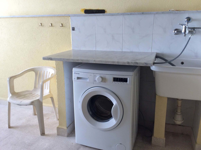 Bathroom 5, Case Corona, Palermo