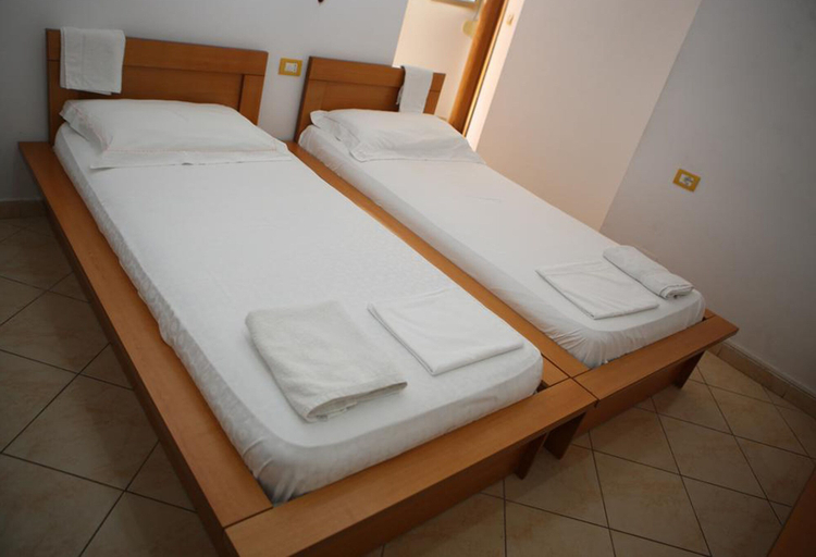 Bedroom 2, Hotel Alpine, Vlorës