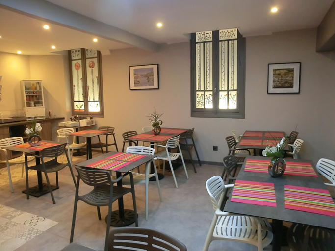 Food & Drinks 5, Hôtel sur le Quai, Pyrénées-Orientales