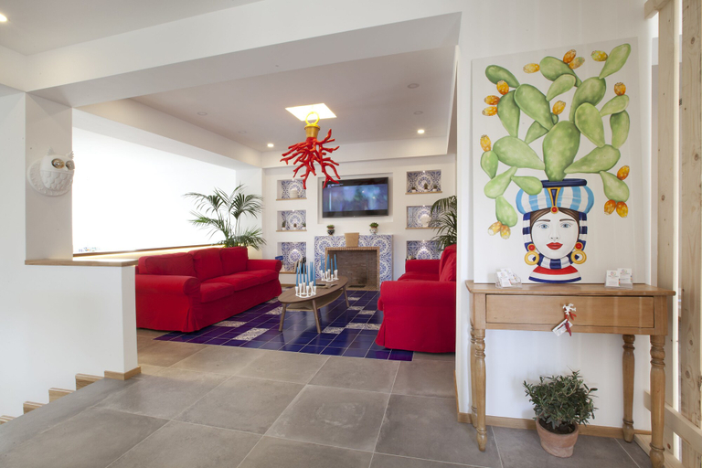 Others 4, Maison Kalea, Napoli