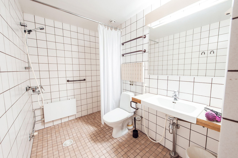 Bathroom 3, Forenom Aparthotel Lahti, Päijänne Tavastia