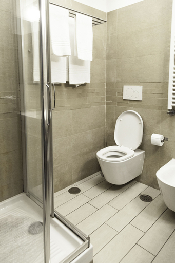 Bathroom 3, St Peter‘s View, Rome