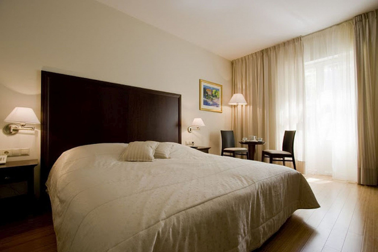 Bedroom 2, Hotel Croatia, Baška Voda