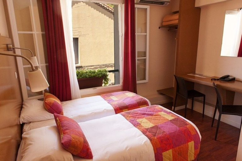 Bedroom 5, Hôtel Vendôme, Bouches-du-Rhône