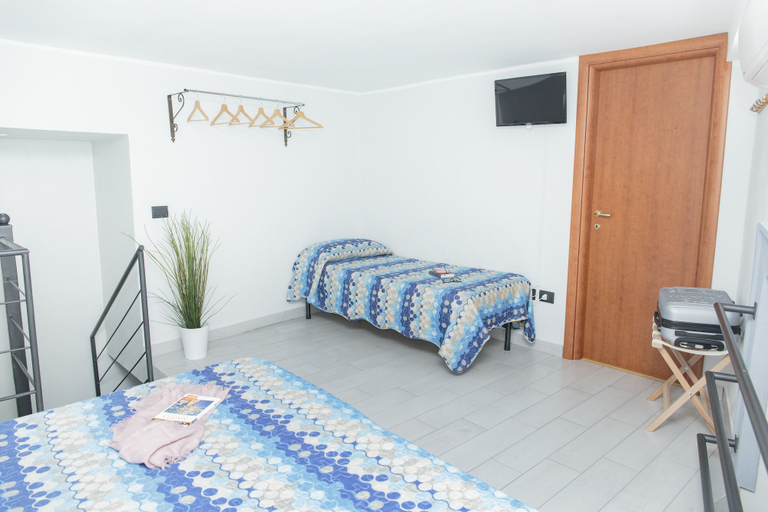 Bedroom 4, Palazzo Carafa della Spina, Napoli