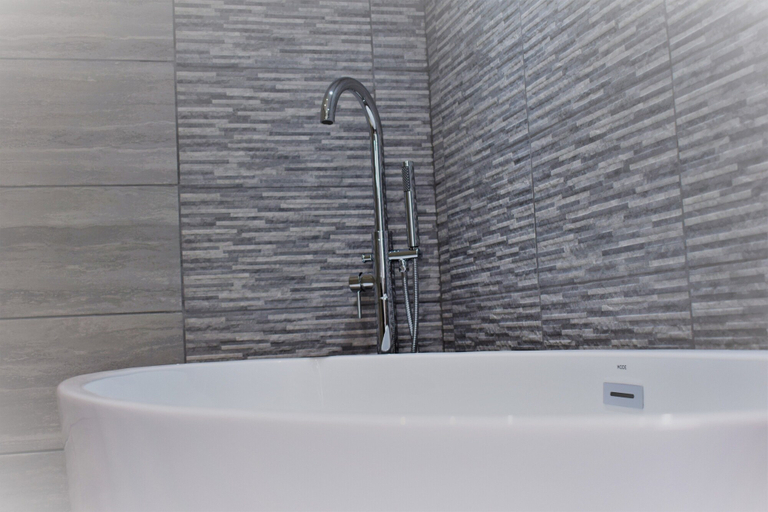 Bathroom 2, Woodlyn Guest House, Dumfries and Galloway