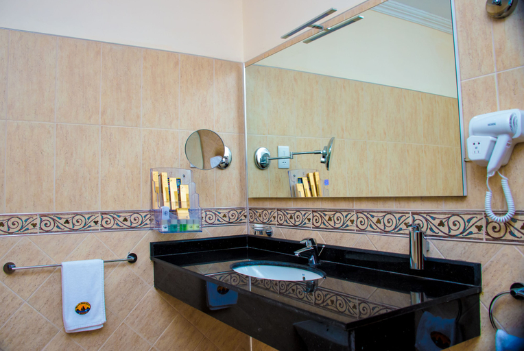 Bathroom 4, Sunrise Beach Resort, Temeke