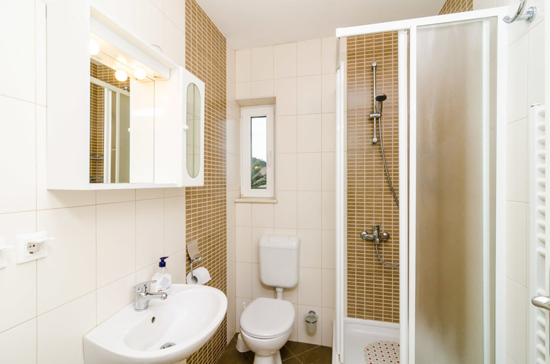 Bathroom 4, Nikola Apartments, Dubrovnik