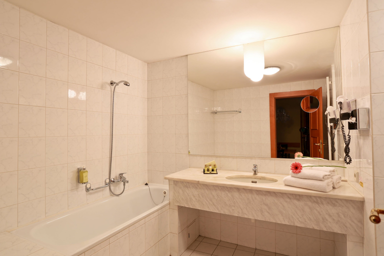 Bathroom 4, Hotel Magnolia Roudnice, Litoměřice