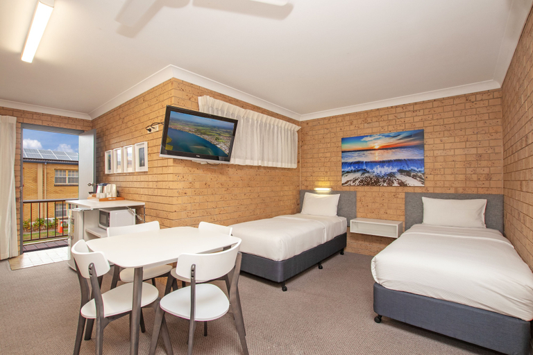 Bedroom 3, Coast Inn Motel, Ballina