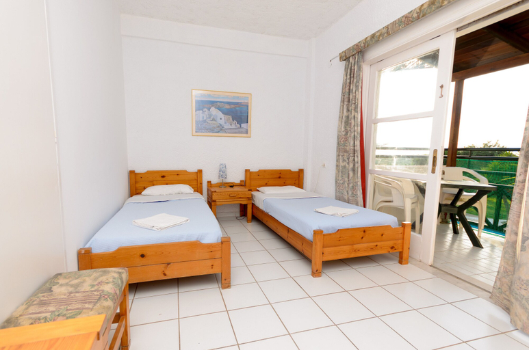 Bedroom 2, Classic Apartments, Crete