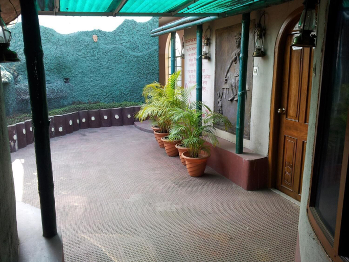 Others 5, Hotel Ispat International, Barddhaman