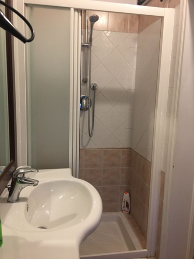 Bathroom 5, La Maison dei Miracoli, Pisa