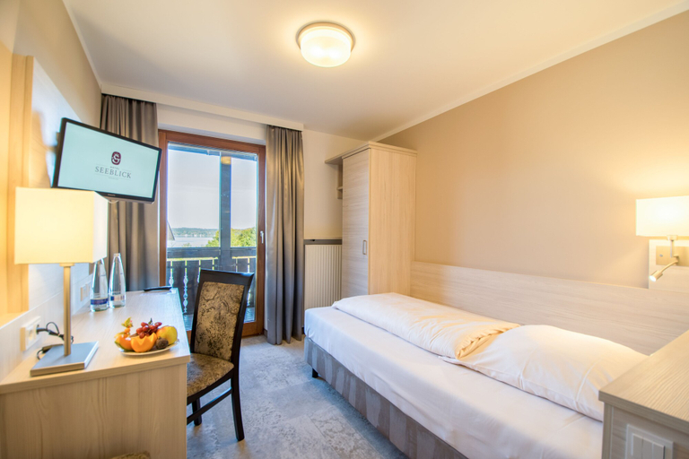 Bedroom 3, Seeblick, Weilheim-Schongau