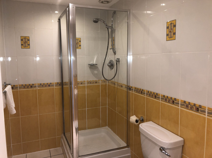 Bathroom 4, Chapel Apartments, Aberdeen