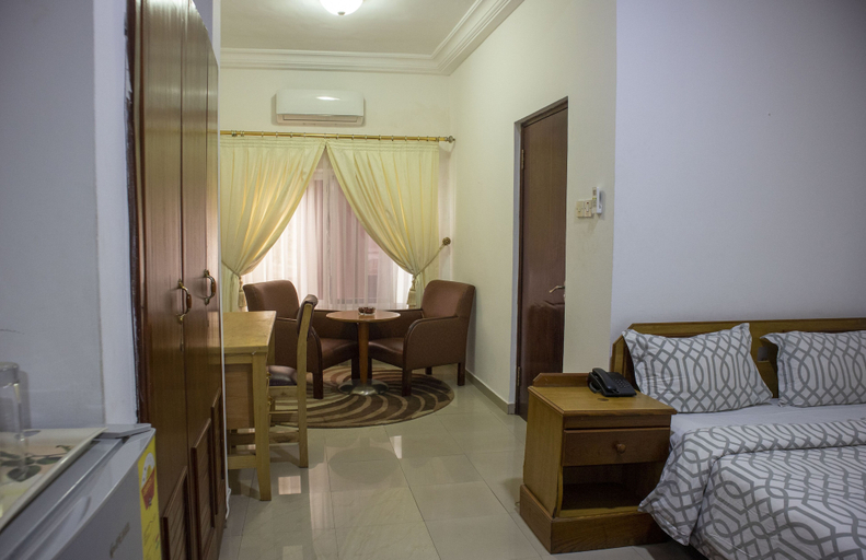 Others 5, His Majesty's Hotel and Apartments, Accra