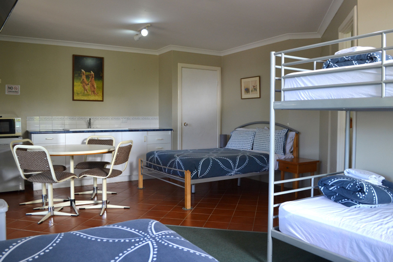 Bedroom 3, Busselton Ithaca Motel, Busselton