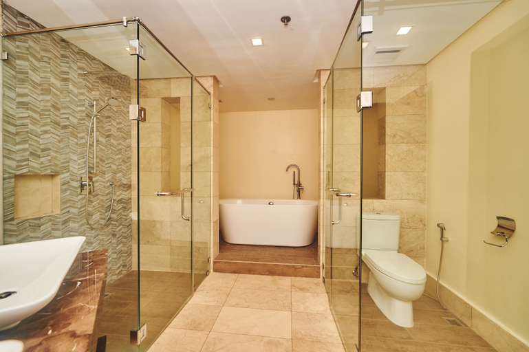 Bathroom 5, Boracay Ocean Club Resort and Spa, Malay