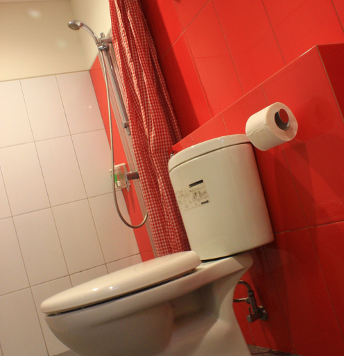 Bathroom 3, Buton Backpaker Lodge - Hostel, Bandung