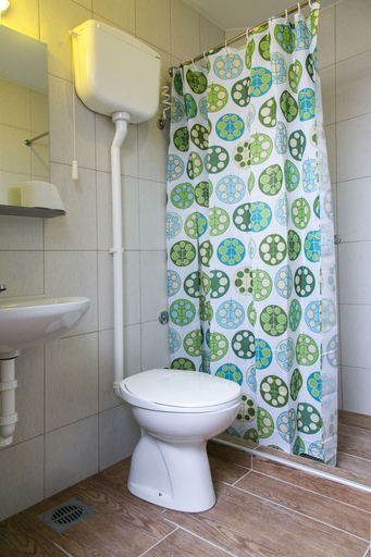 Bathroom 5, Varad Inn Hostel and Cafe, Novi Sad