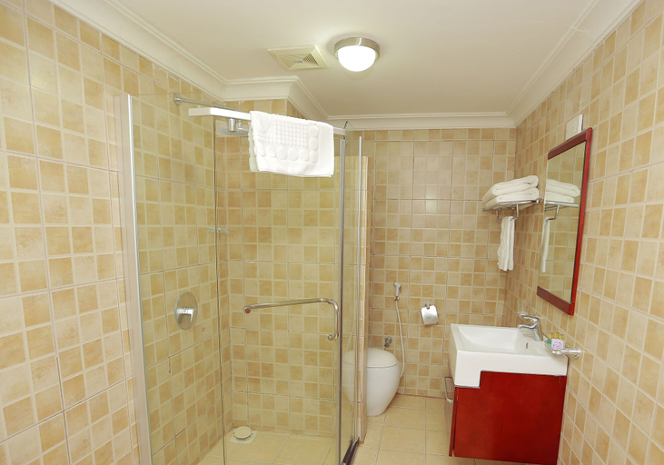 Bathroom 4, Regency Park Hotel, Kinondoni