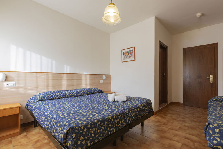 Bedroom 4, Catignano Hotel, Perugia