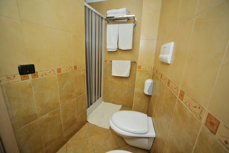 Bathroom 3, Dream Hotel, Tiranës