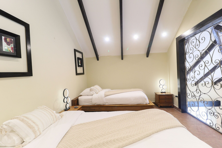 Bedroom 2, The Riverside Inn, Boquete