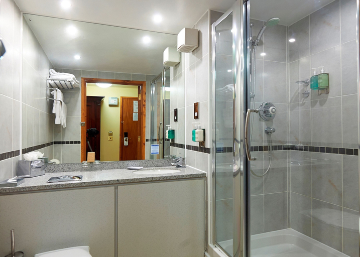 Bathroom, Camden Arms Hotel, Kent