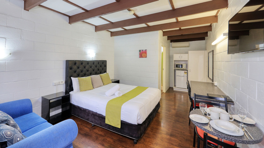 Bedroom 2, Azalea Motel, Warrumbungle Shire