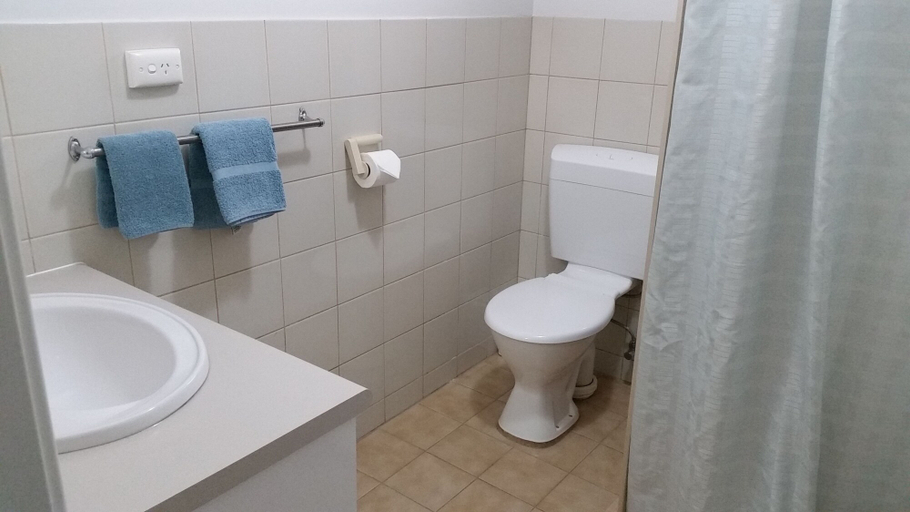 Bathroom 3, Esperance Bay Holiday Park, Esperance