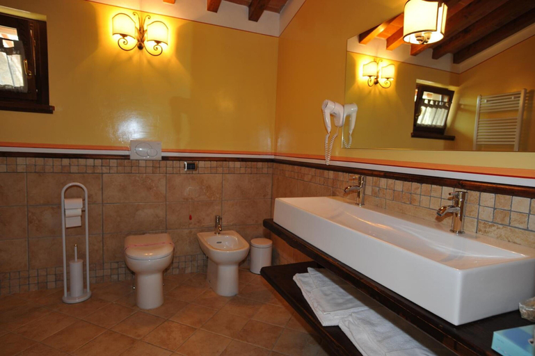 Bathroom 3, Hotel Restaurant La Torricella, Arezzo