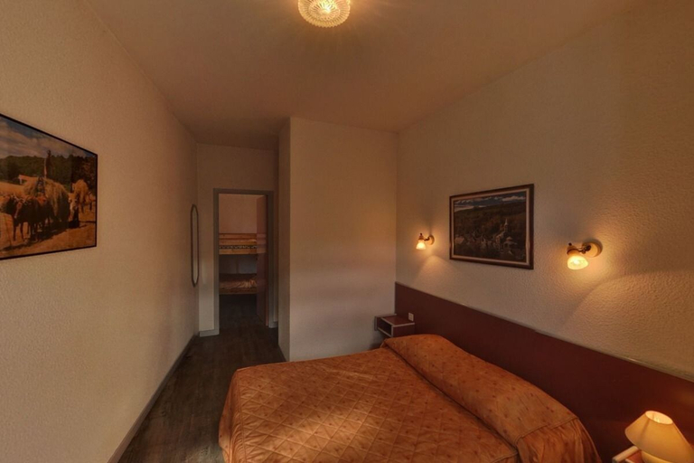 Bedroom 2, Hôtel Restaurant Au Val Doré, Puy-de-Dôme
