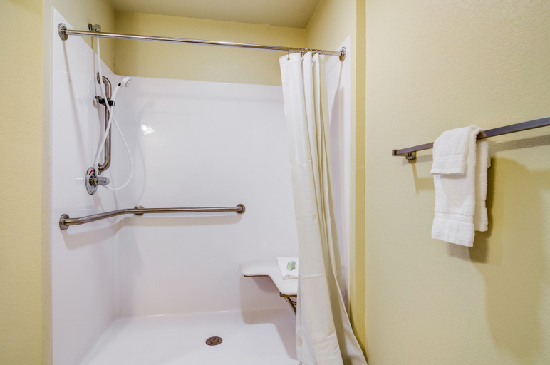 Bathroom 4, Cobblestone Inn & Suites - Lakin, Kearny