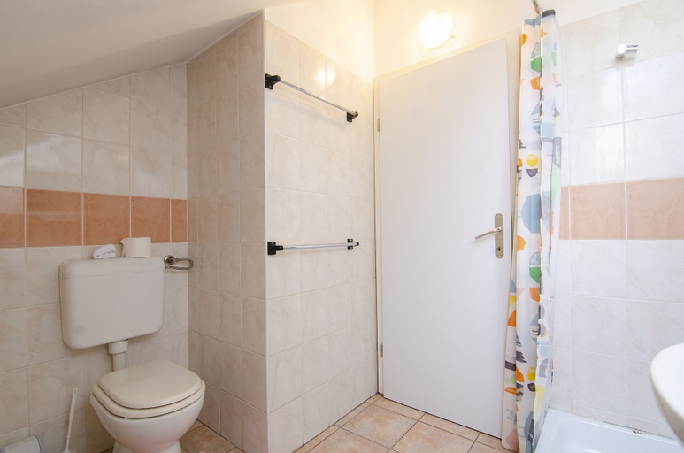 Bathroom 4, Family Guesthouse GreenSLO, Ljubljana
