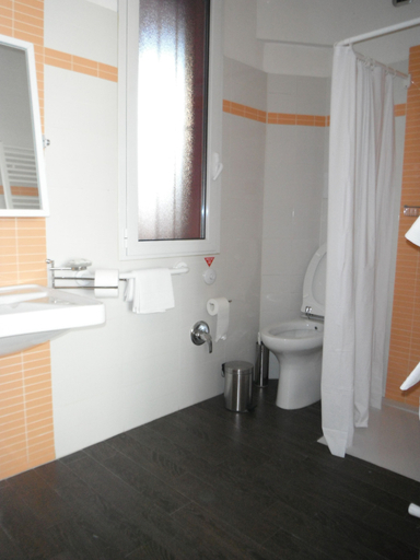 Bathroom 3, Albergo Renato, Milano