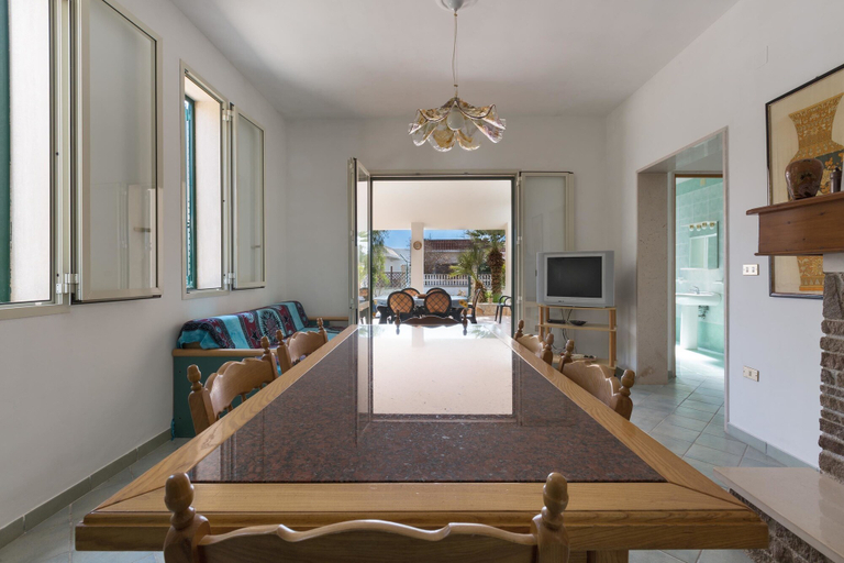 Others 4, Villa Orange, Lecce