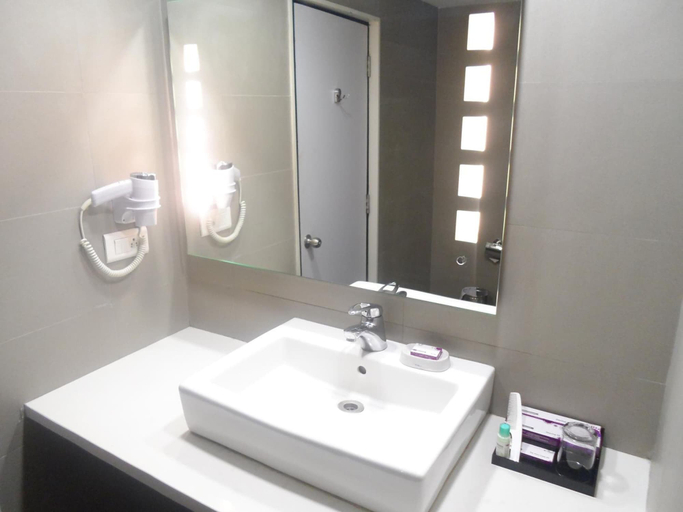 Bathroom 4, Minerva Grand Kondapur, Hyderabad