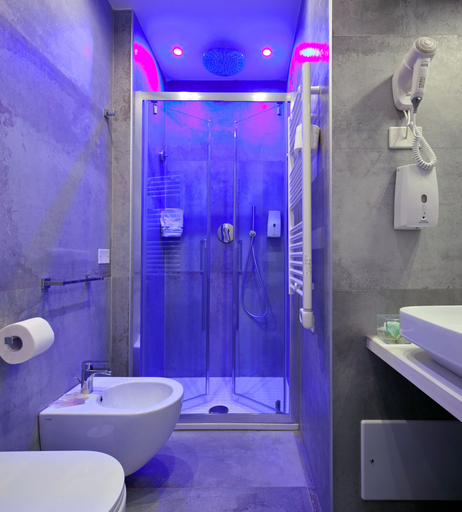 Bathroom 2, Domus Schilizzi, Napoli