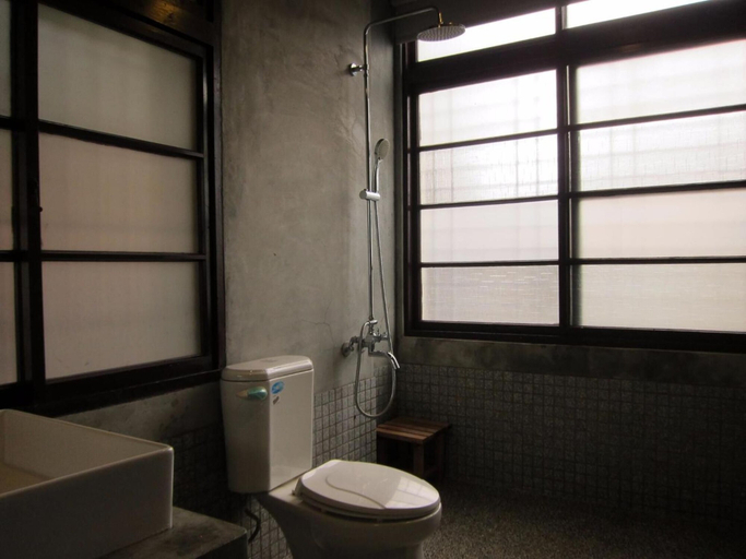 Bathroom 4, Shennong 147 Hostel, Tainan