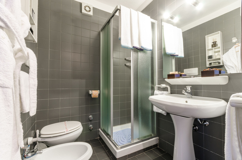 Bathroom, Resort Hotel Palace 2, Torino
