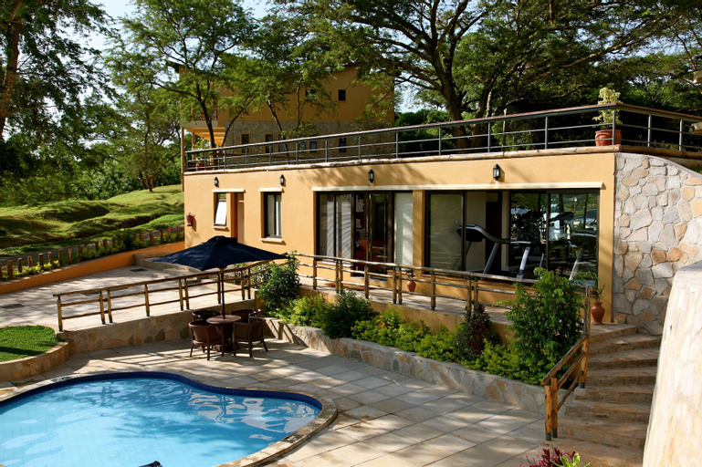 Sport & Beauty 3, Chobe Safari Lodge, Nwoya